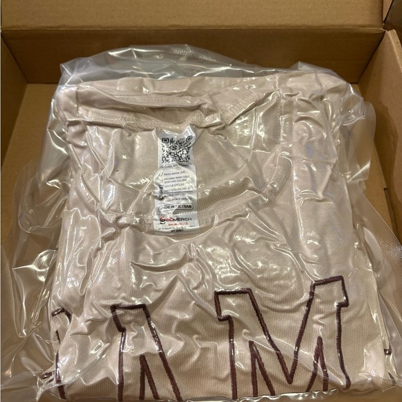 Embroidered “MAMA” Crew Neck Sweatshirt (S) NWT - Picture 2 of 4